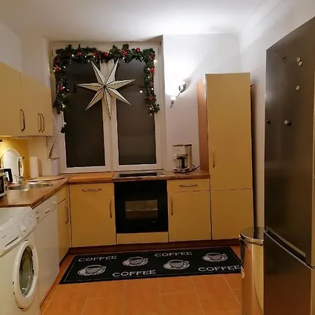 شقة Schoene Wohnung, Zwei Schlafzimmer, Zentrumsnah, Erdgeschoss In