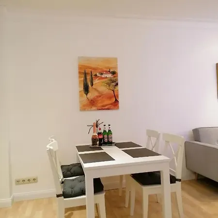 Schöne Wohnung, Zwei Schlafzimmer, Zentrumsnah, Erdgeschoss In Apartment Greifswald