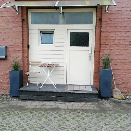 Apartment Schoene Wohnung, Zwei Schlafzimmer, Zentrumsnah, Erdgeschoss In Greifswald