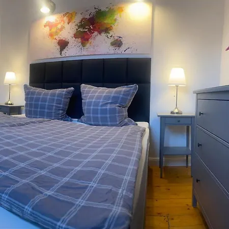 شقة Schoene Wohnung, Zwei Schlafzimmer, Zentrumsnah, Erdgeschoss In